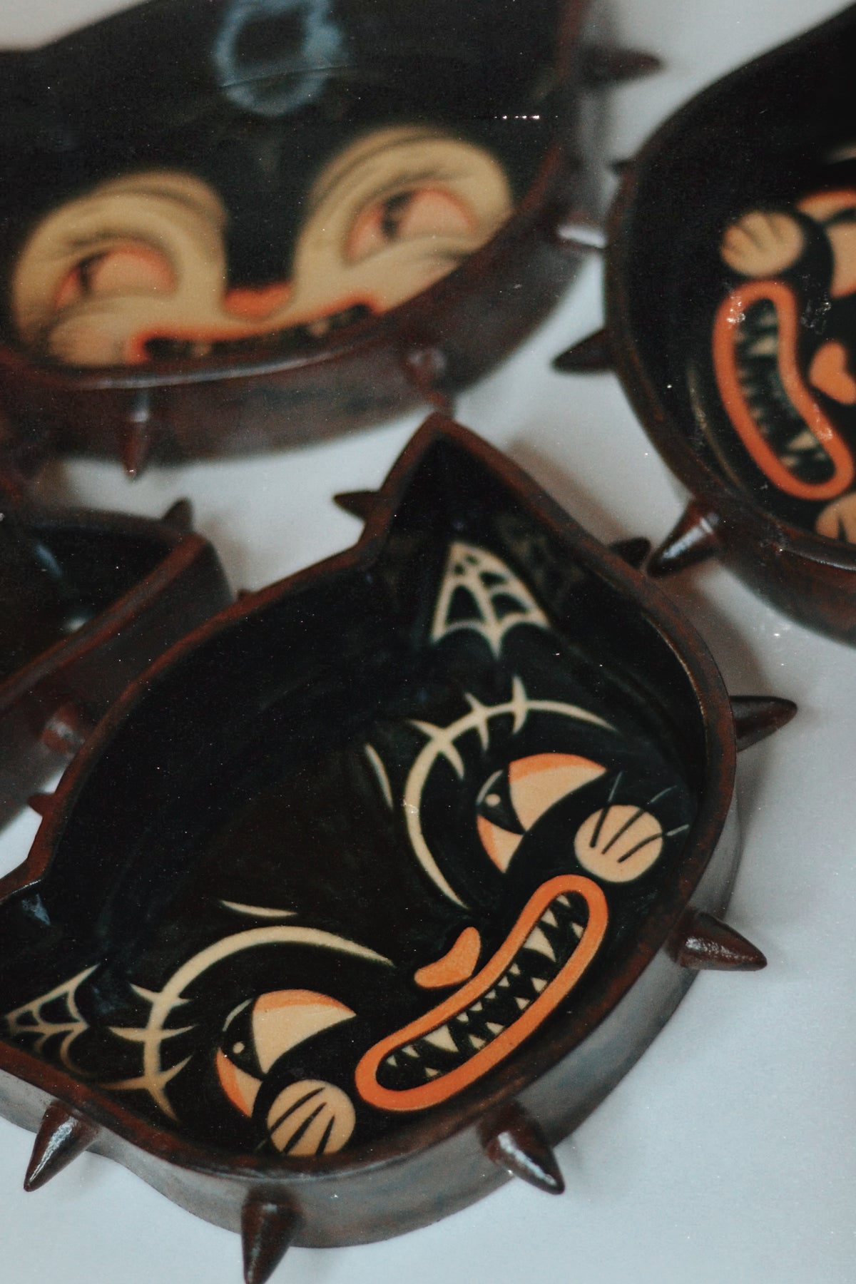 Vintage Halloween Cat Spiked Plate — Black Cat