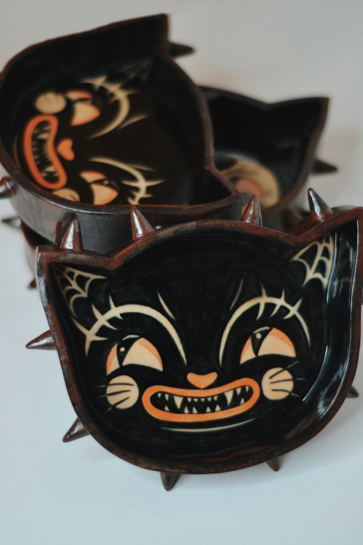 Vintage Halloween Cat Spiked Plate — Black Cat